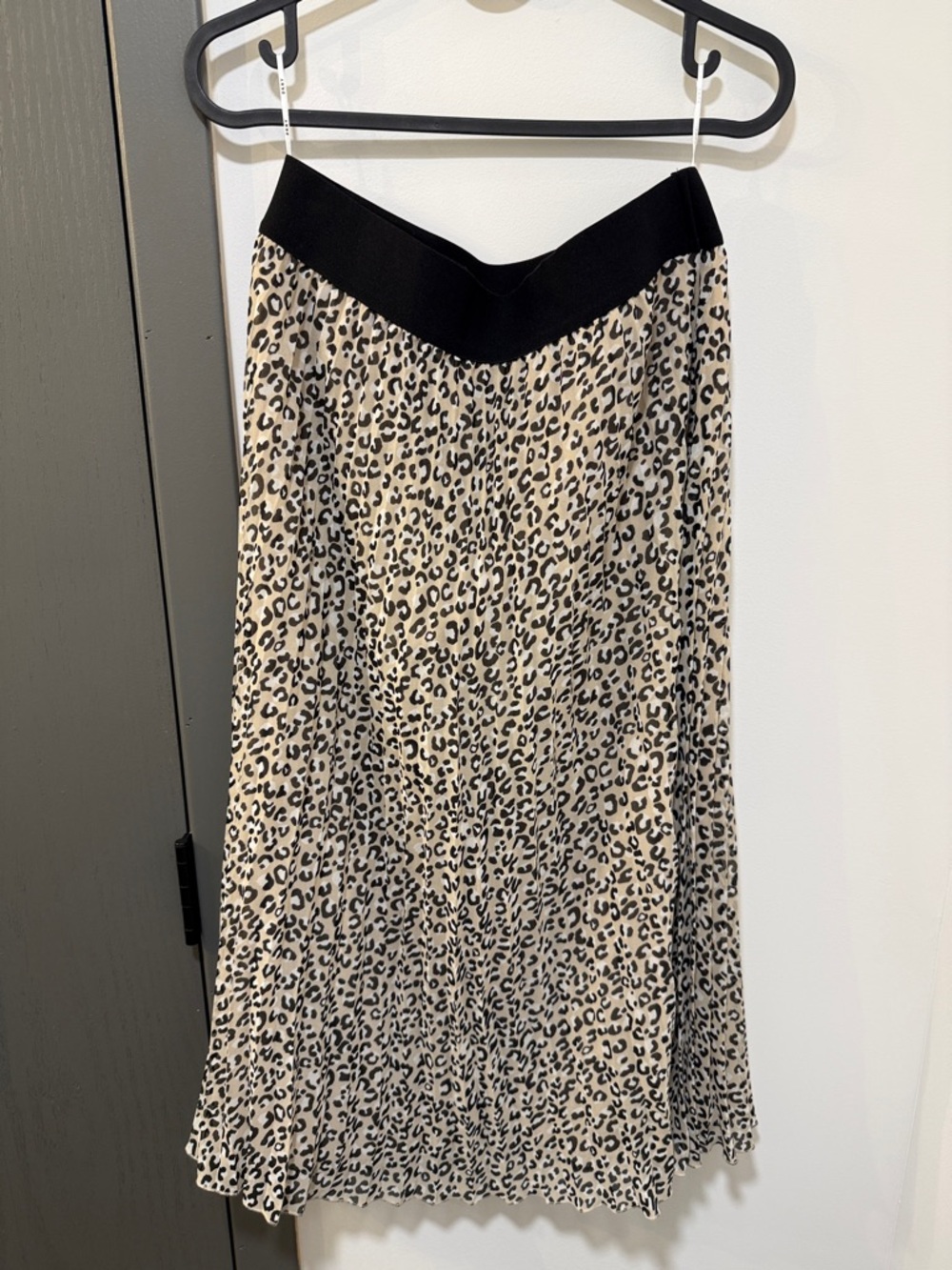DKNY Pleated Leopard Print Midi Skirt with Black Waistband